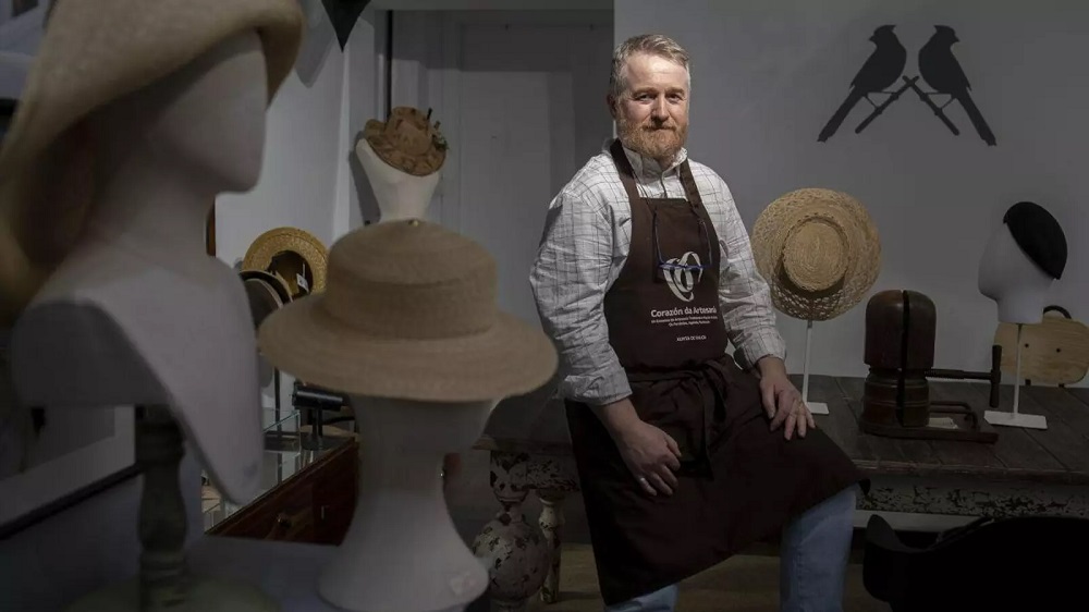 Más de veinte años creando sombreros con alma