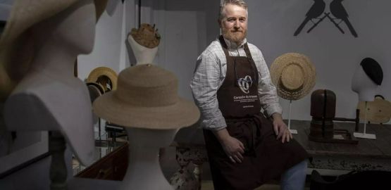 Más de veinte años creando sombreros con alma